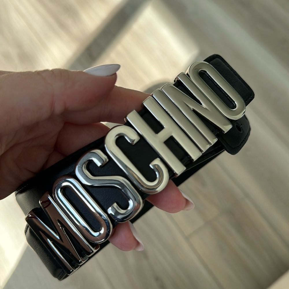 Authentic moschino belt w / dust bag